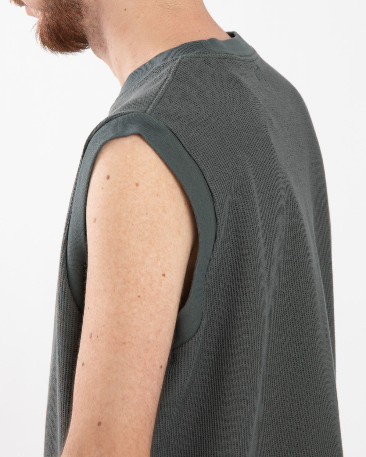 ROUGH&SMOOTH THERMAL SLEEVELESS