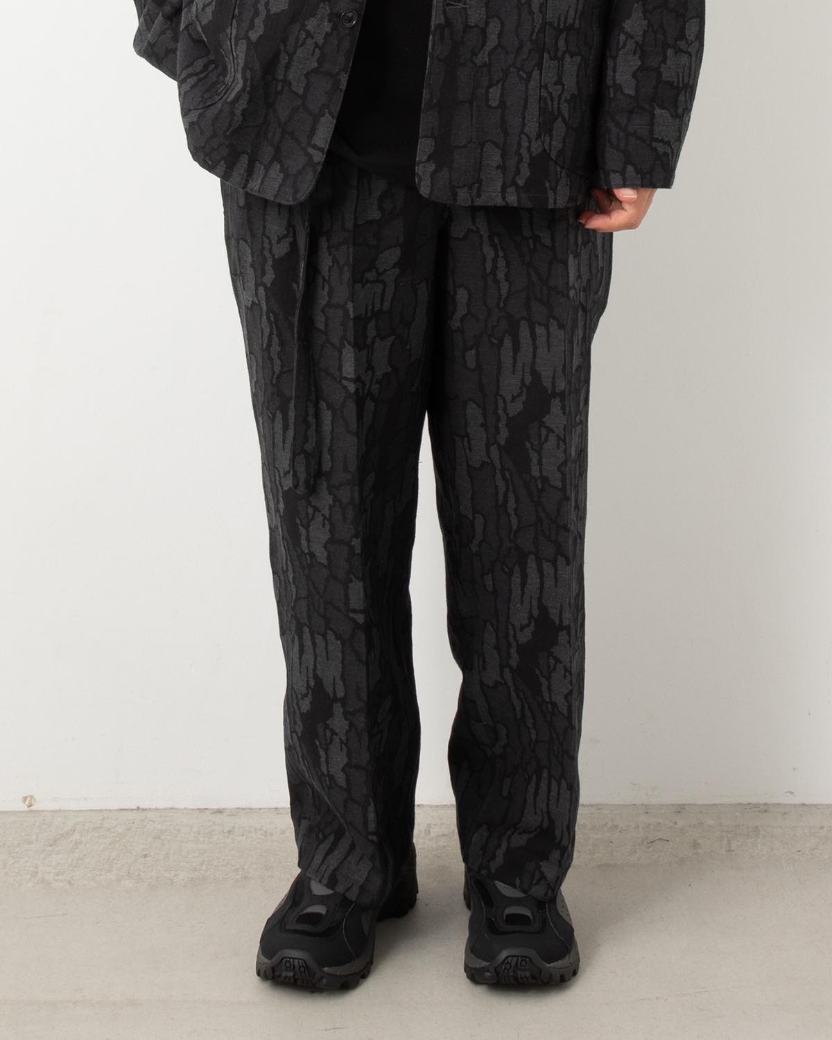 TREE CAMO BELTED TROUSERS