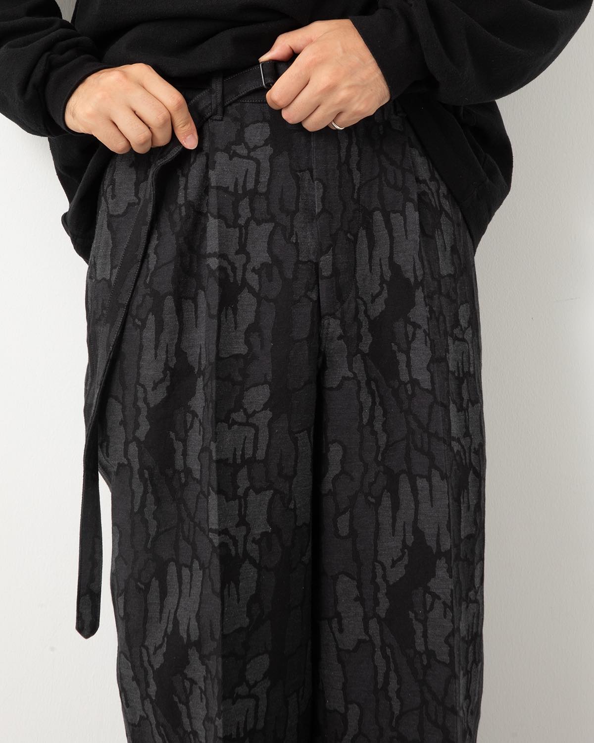 TREE CAMO BELTED TROUSERS