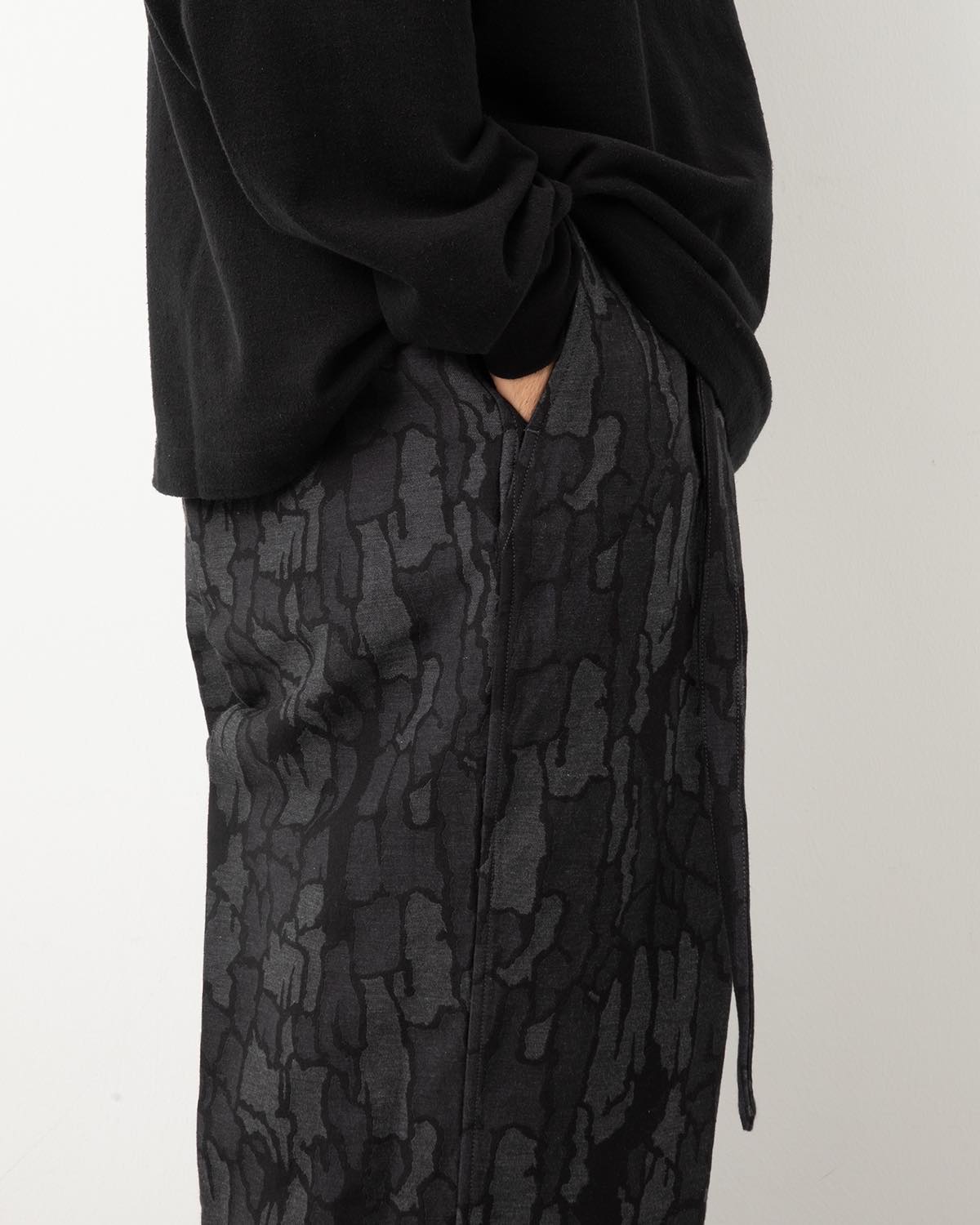 TREE CAMO BELTED TROUSERS