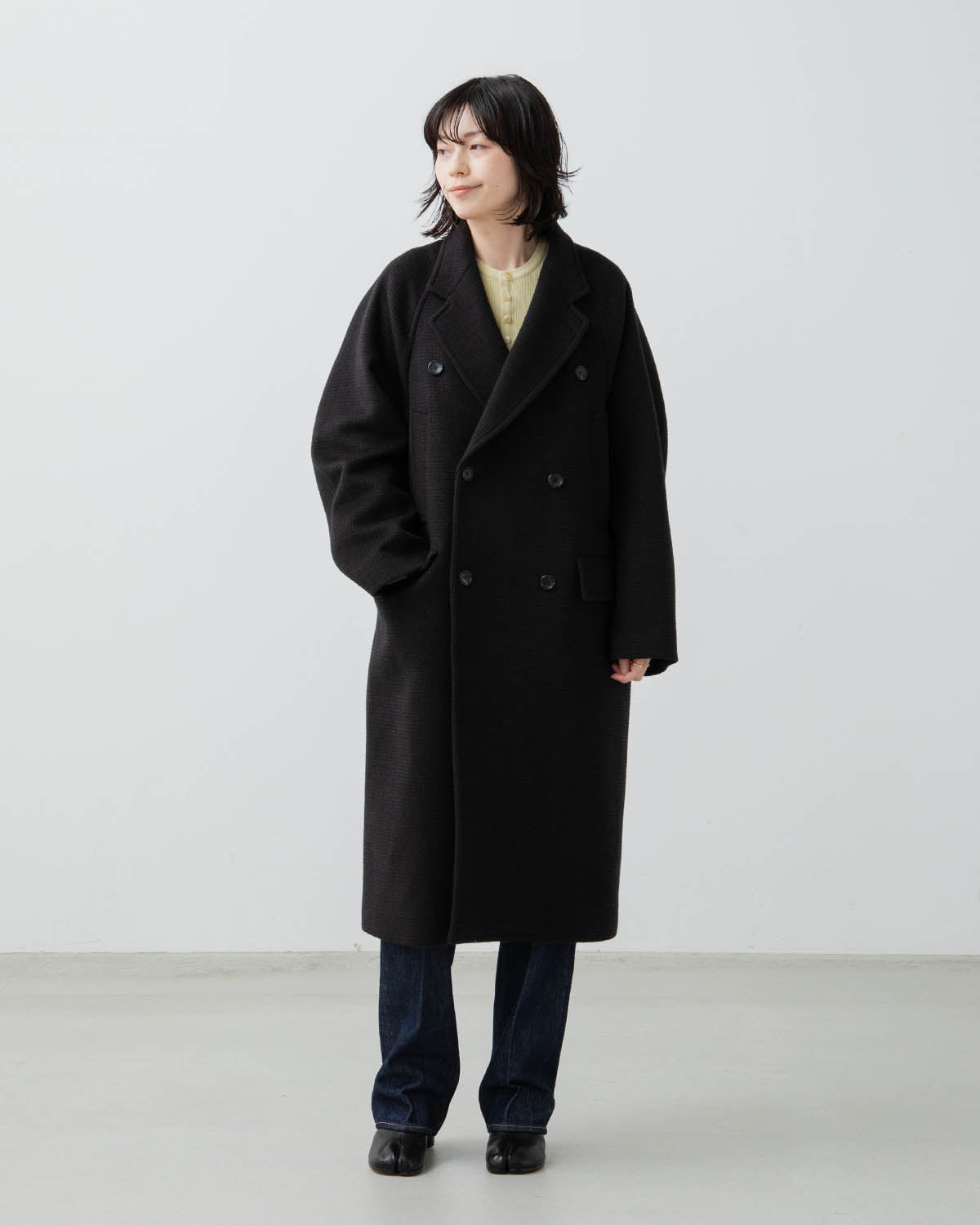 WOOL BEAVER DOUBLE-BREASTED COAT (WOMEN'S)