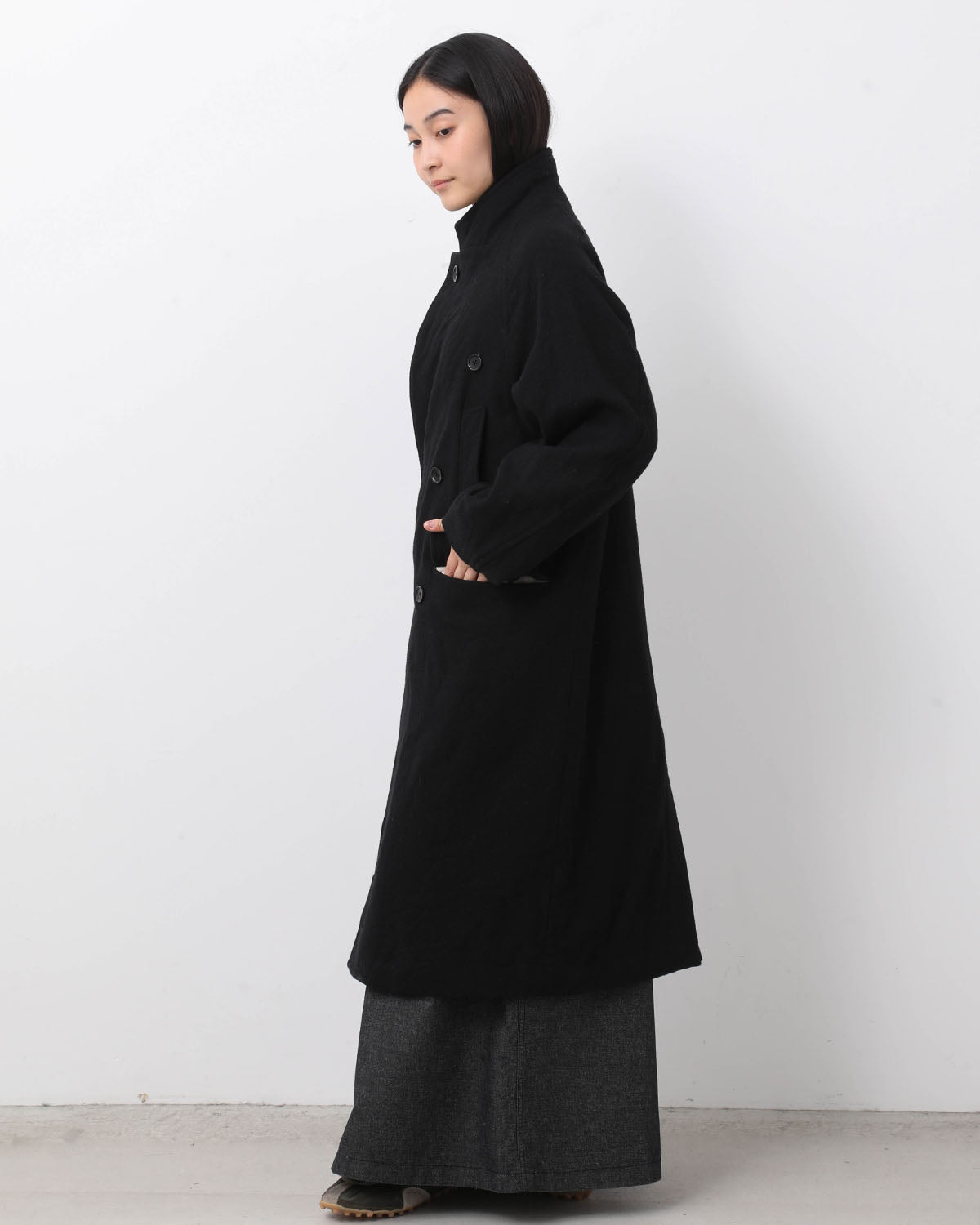 CLASSIC WOOL DOUBLE-BREASTED COAT