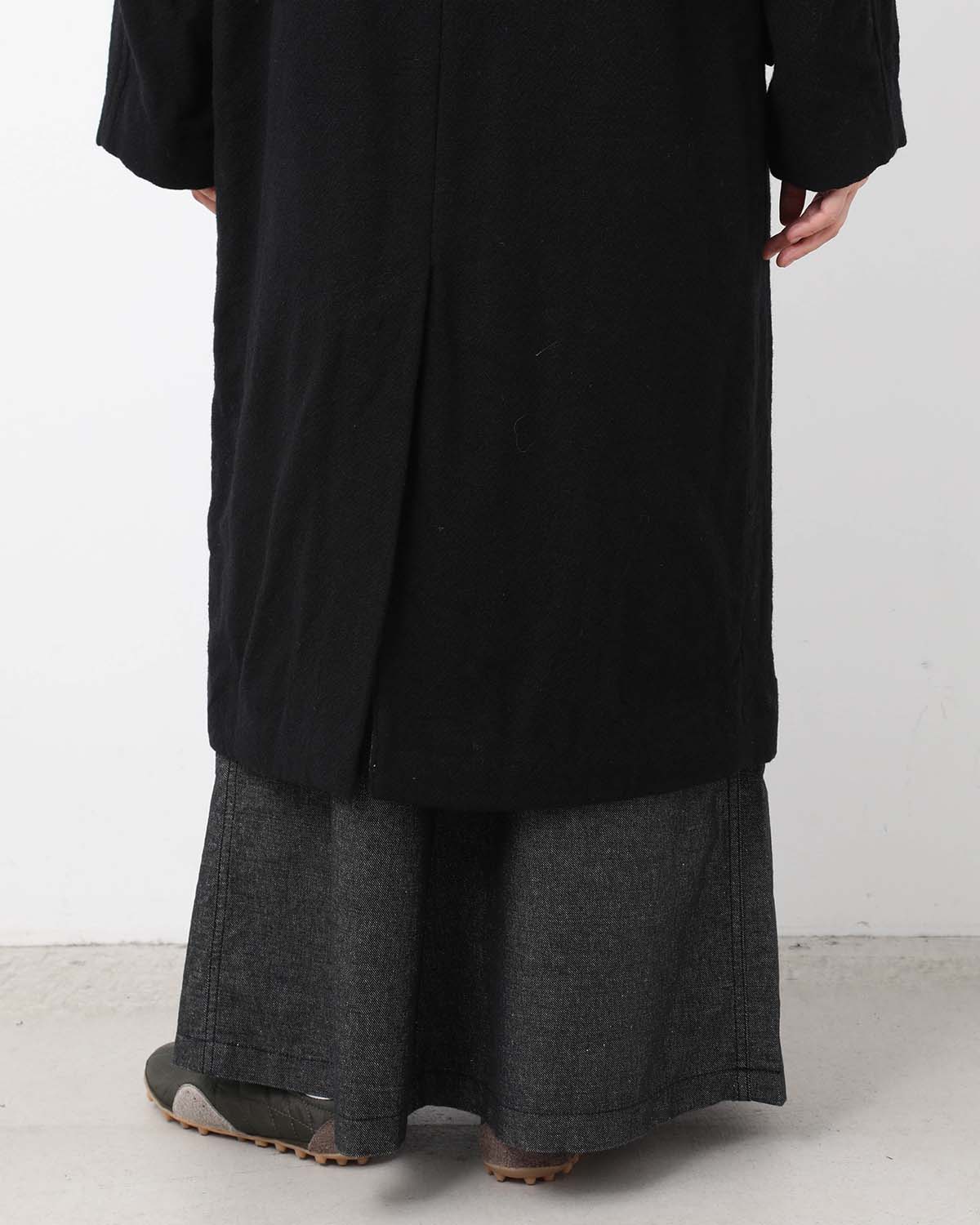 CLASSIC WOOL DOUBLE-BREASTED COAT