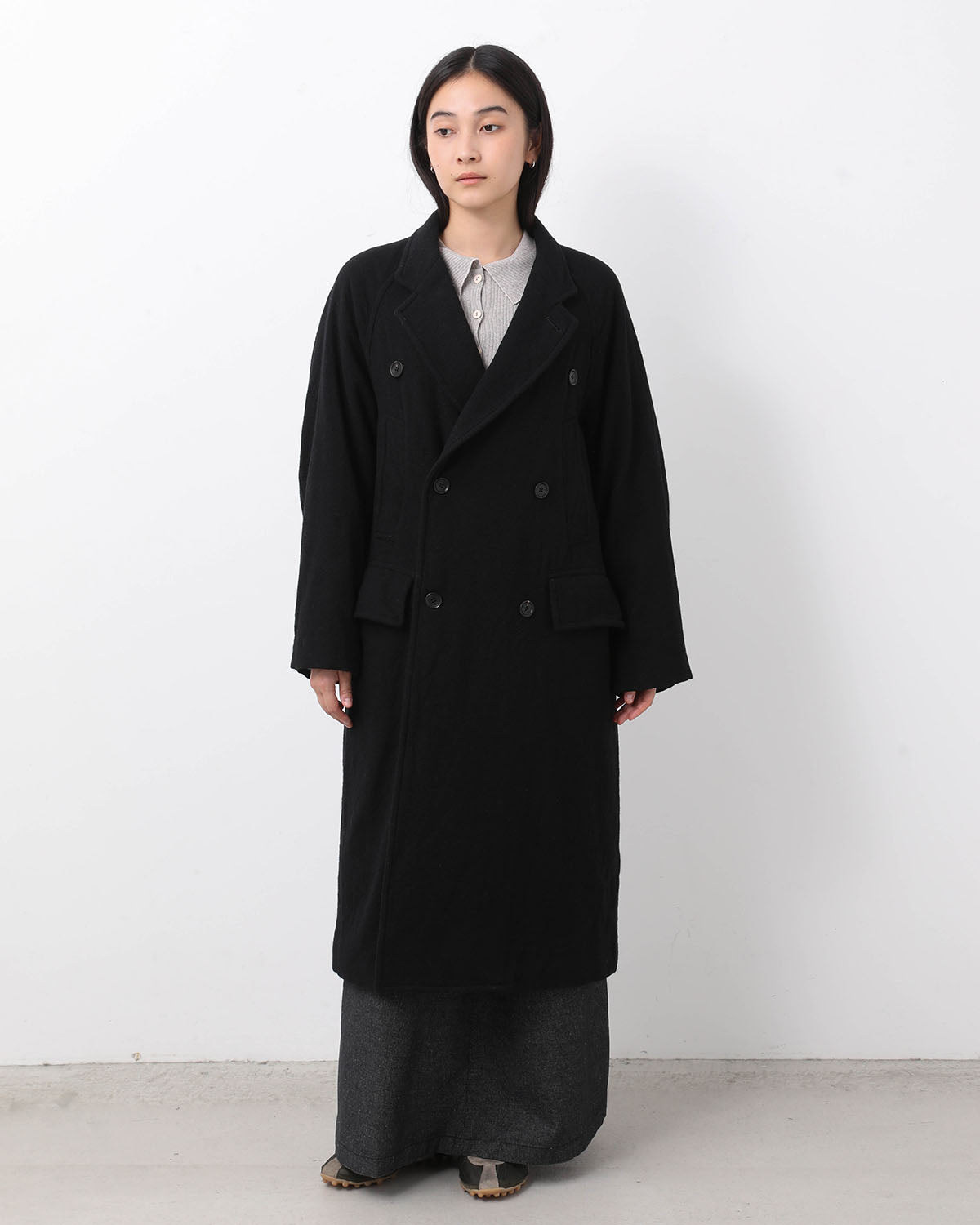 CLASSIC WOOL DOUBLE-BREASTED COAT