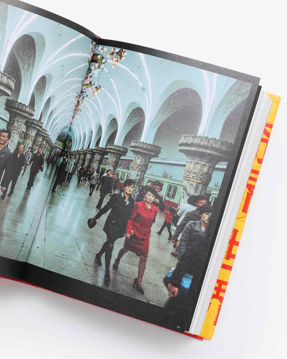 奇界/世界 佐藤健寿作品集