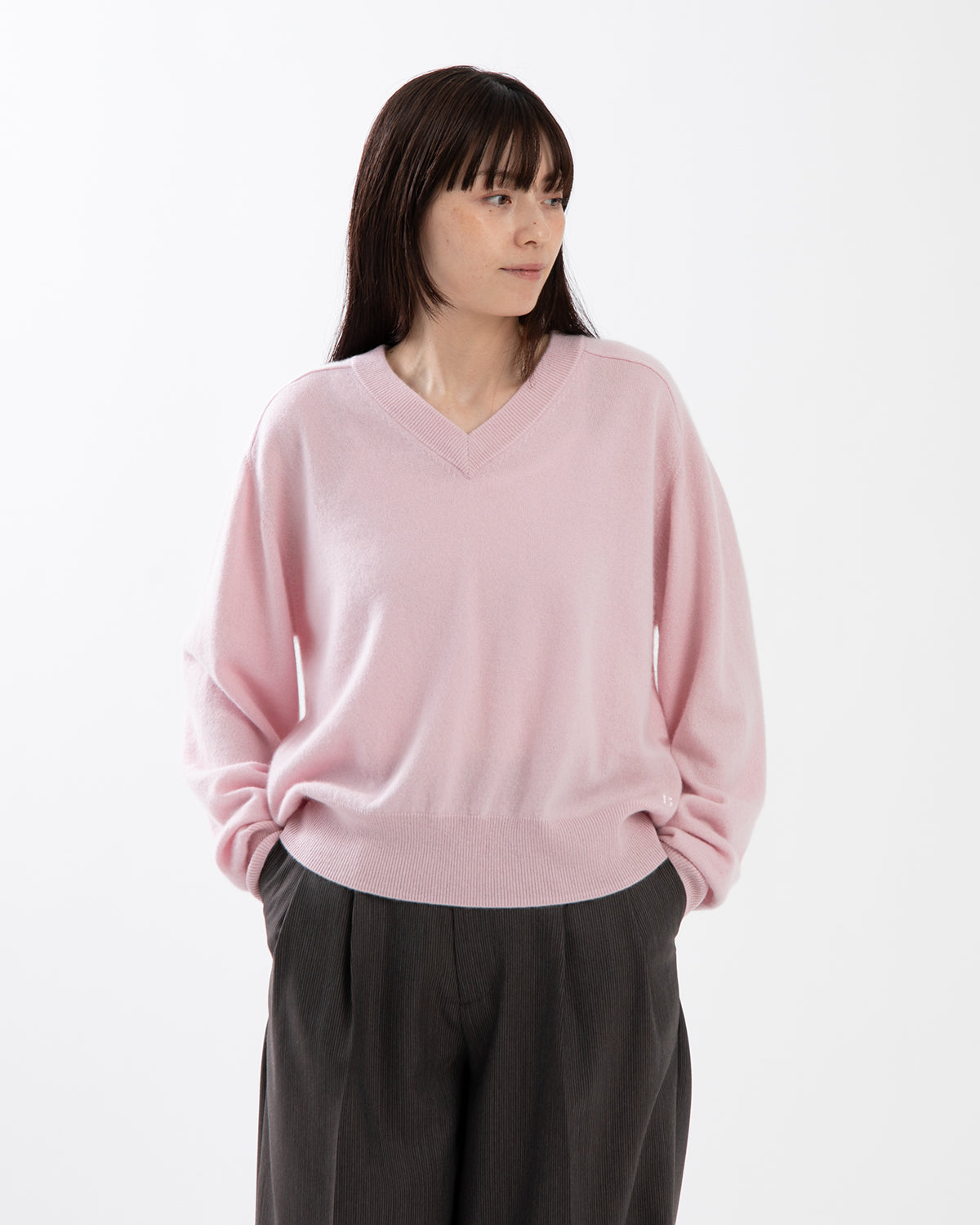 CASHMERE B VNECK WOMENS