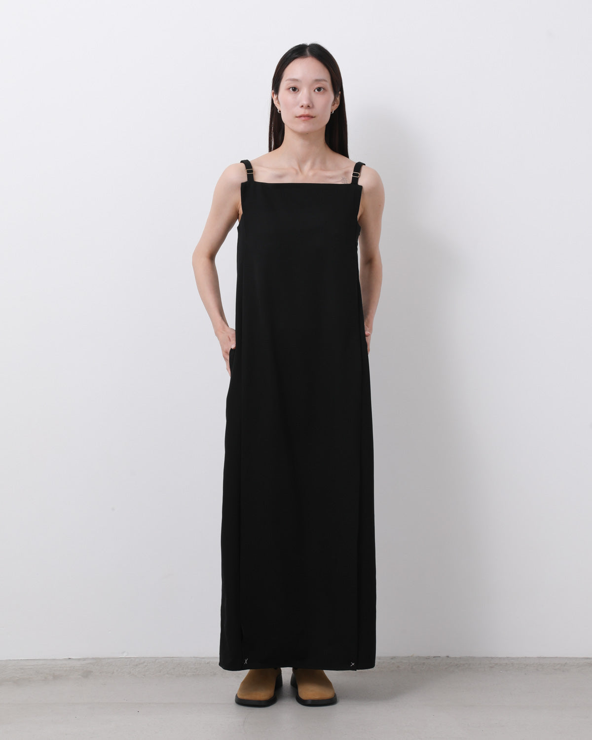 SUOER120'S WO BLACK DRESS