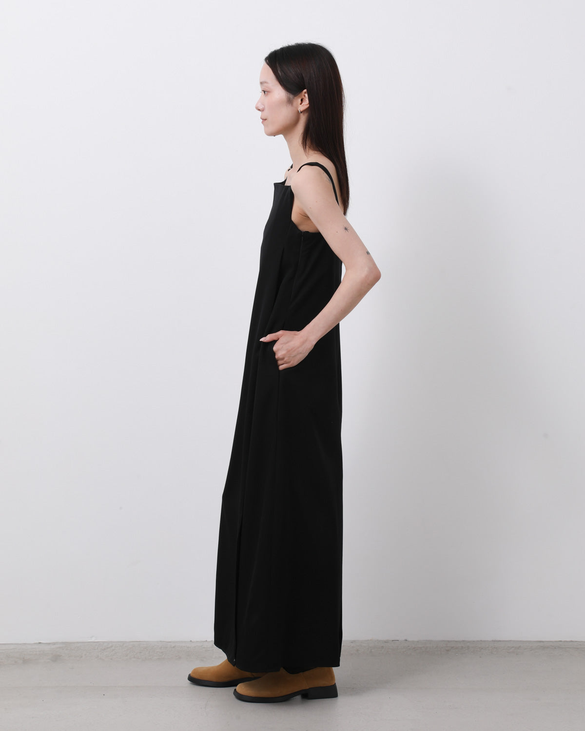 SUOER120'S WO BLACK DRESS
