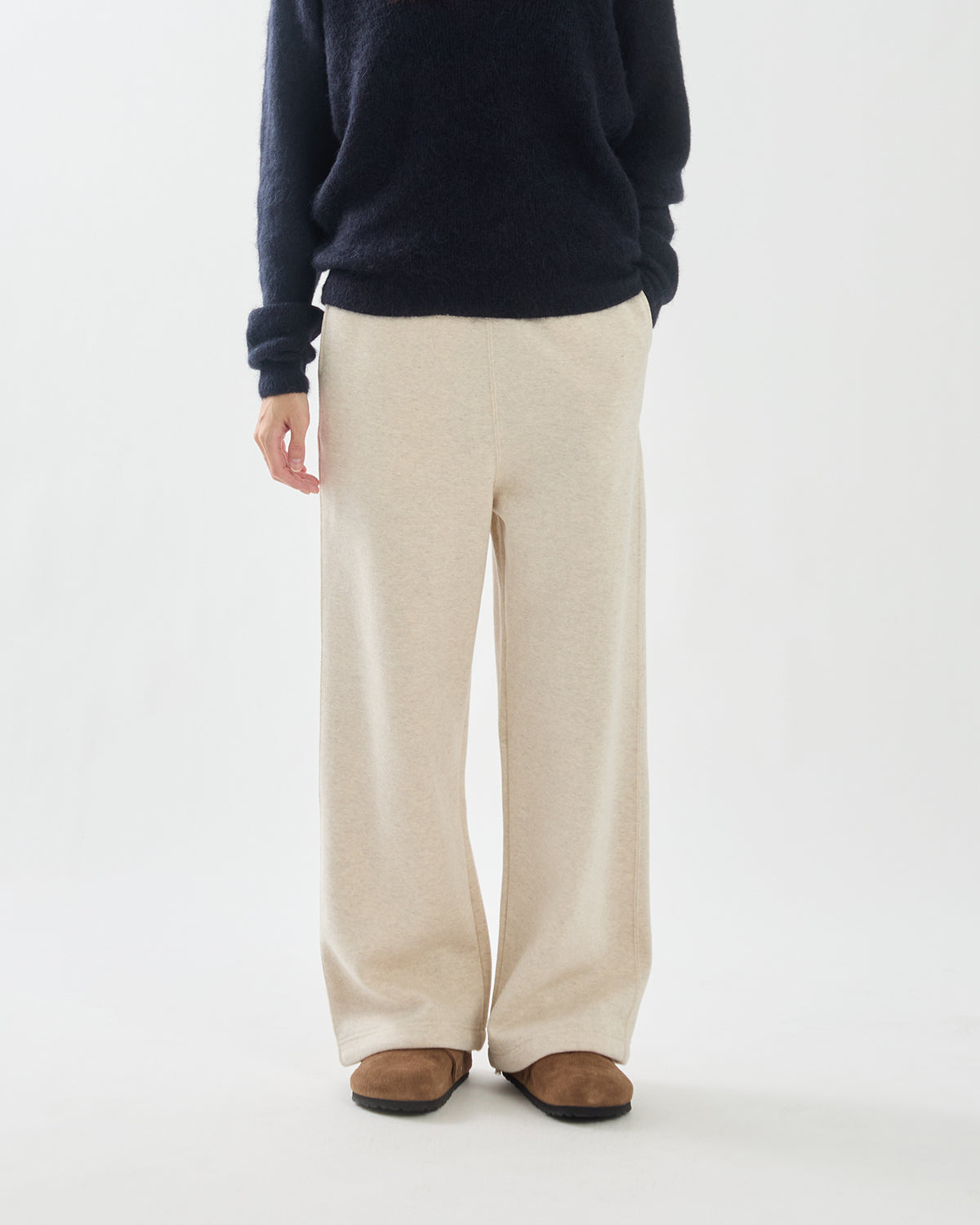 LOOSE SWEAT PANTS