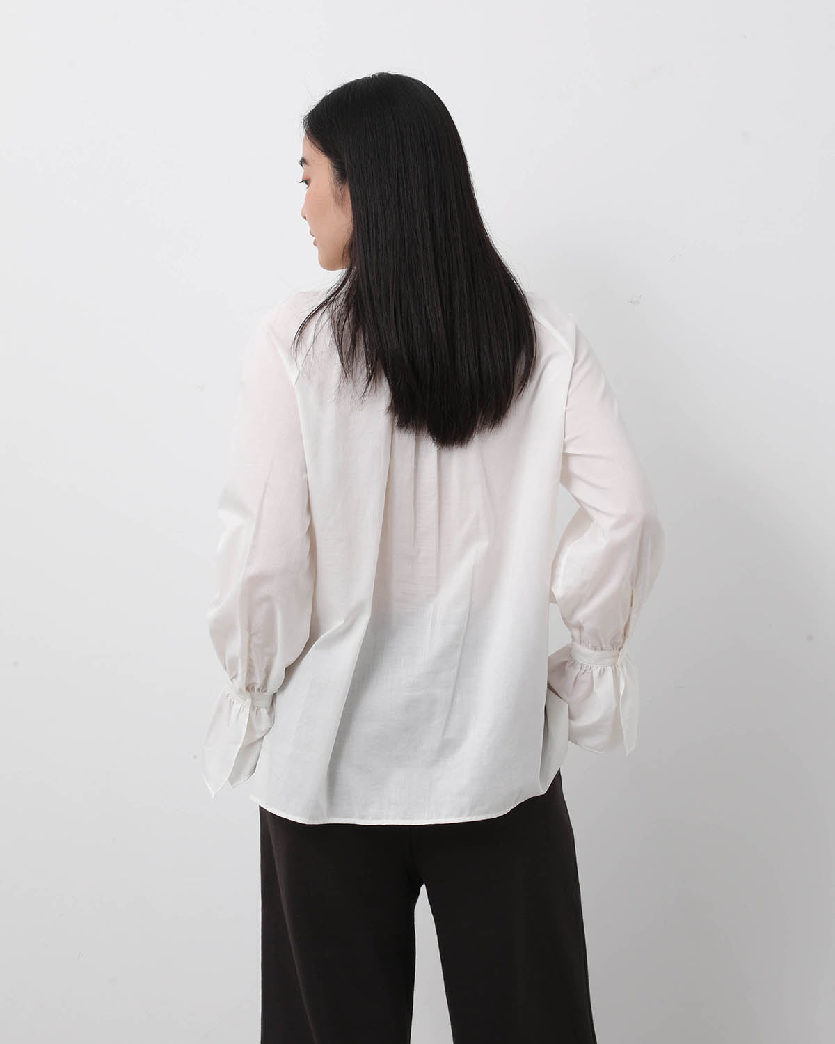 COTTON SILK RANDOM TUCK BLOUSE