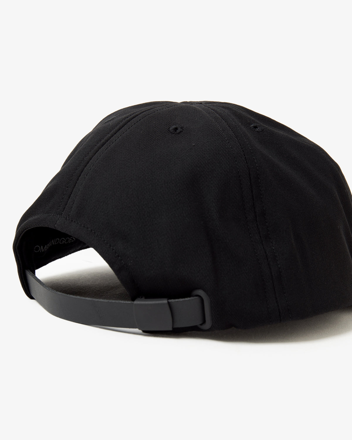 LEAVES NY CAP