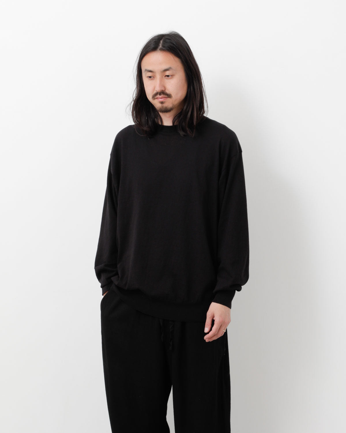 コットンクルーネックニット