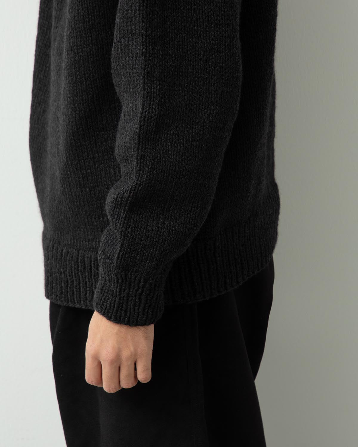 CASHMERE WASHI HAND TURTLENECK KNIT