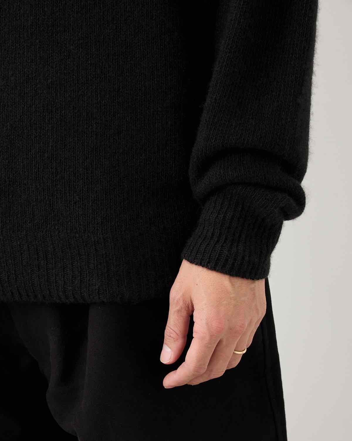 GARMENT-DYED CASHMERE CREWNECK KNIT
