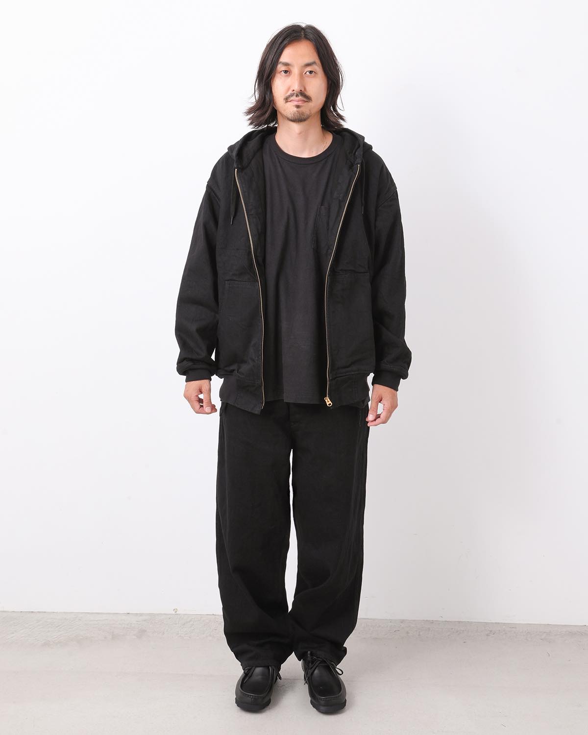 BLACK DENIM BELTED PANTS