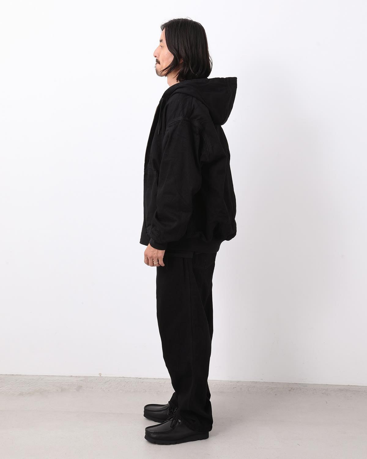 ブラックデニムベルテッドパンツ