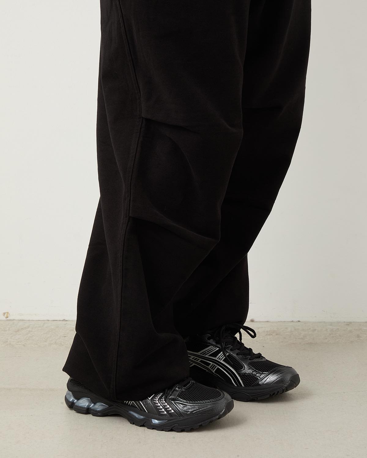 MOLESKIN KNEE TUCK PANTS