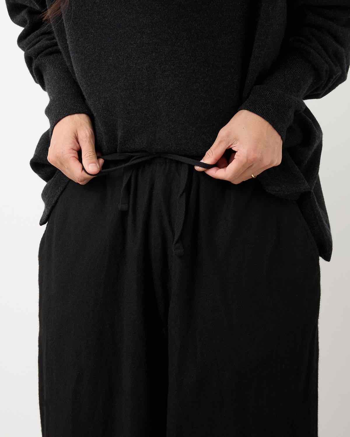 CASHMERE SILK TAPERED PANTS