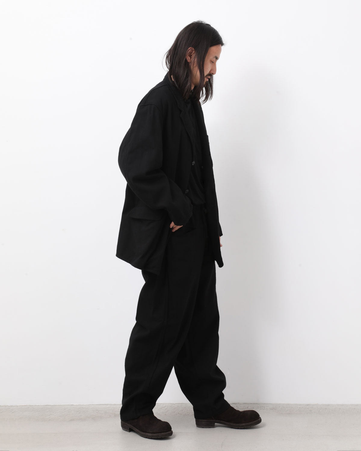 ブラックドリルテーパードパンツ