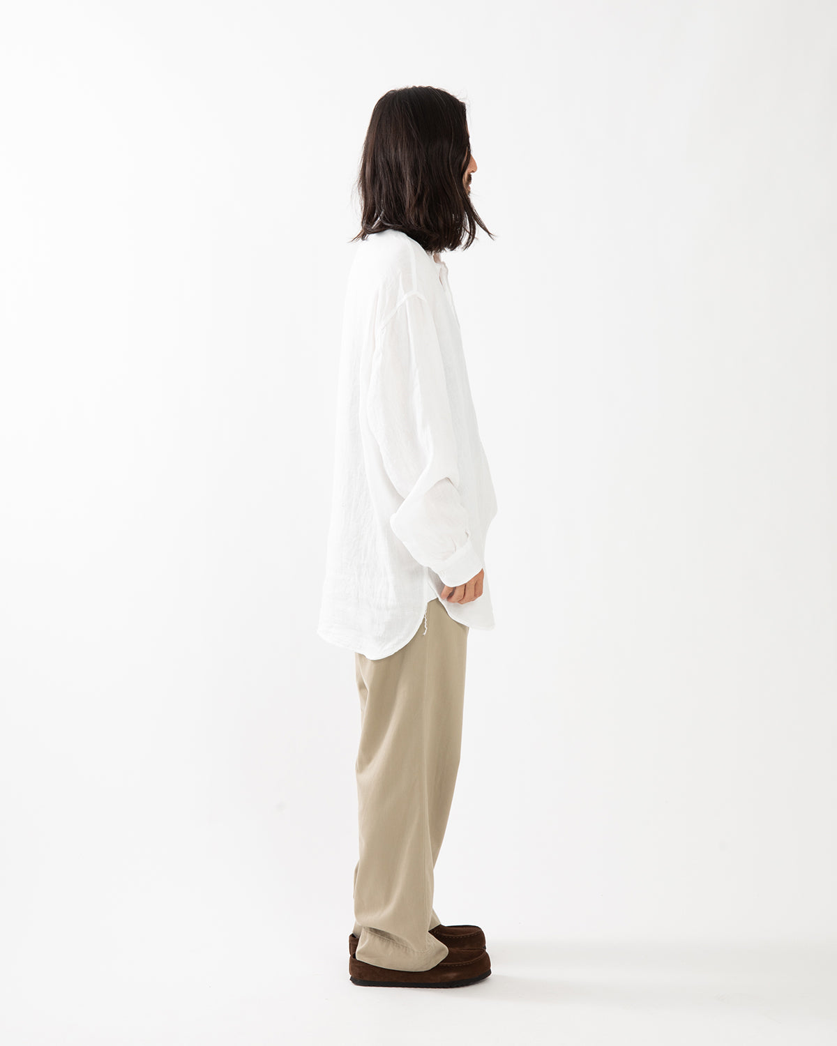 KHAKIチノパンツ