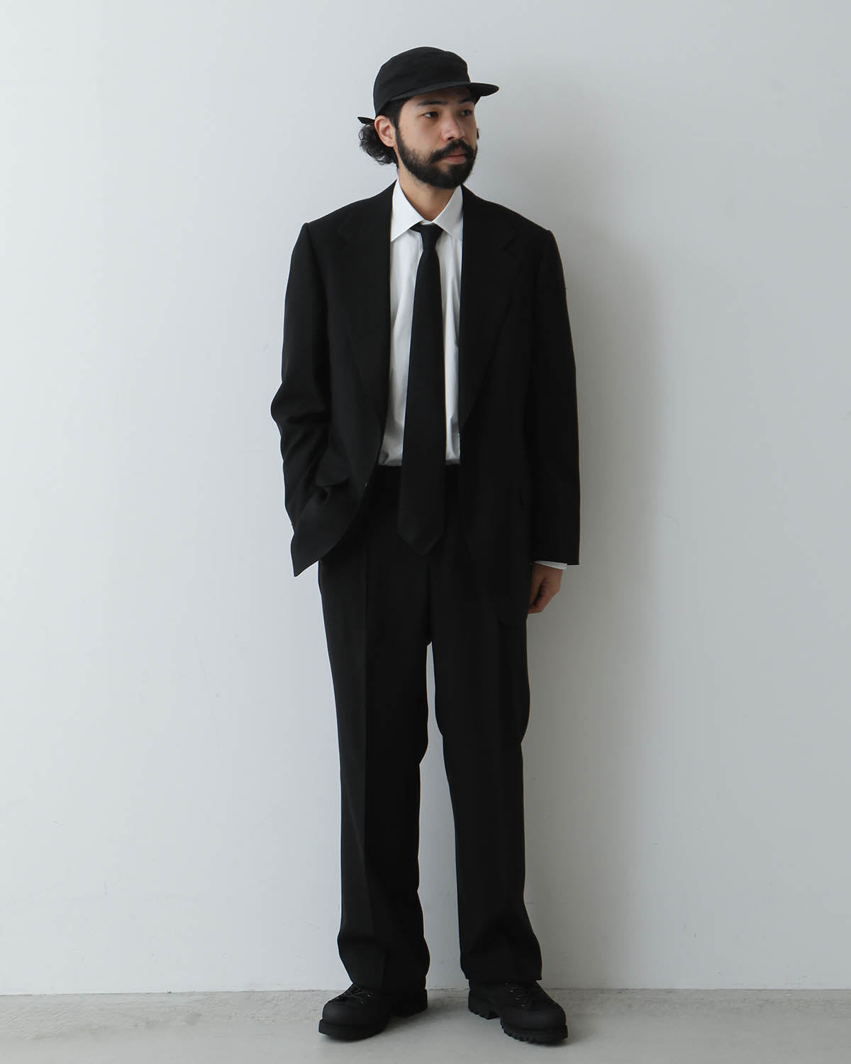 BLACK FORMAL SUIT