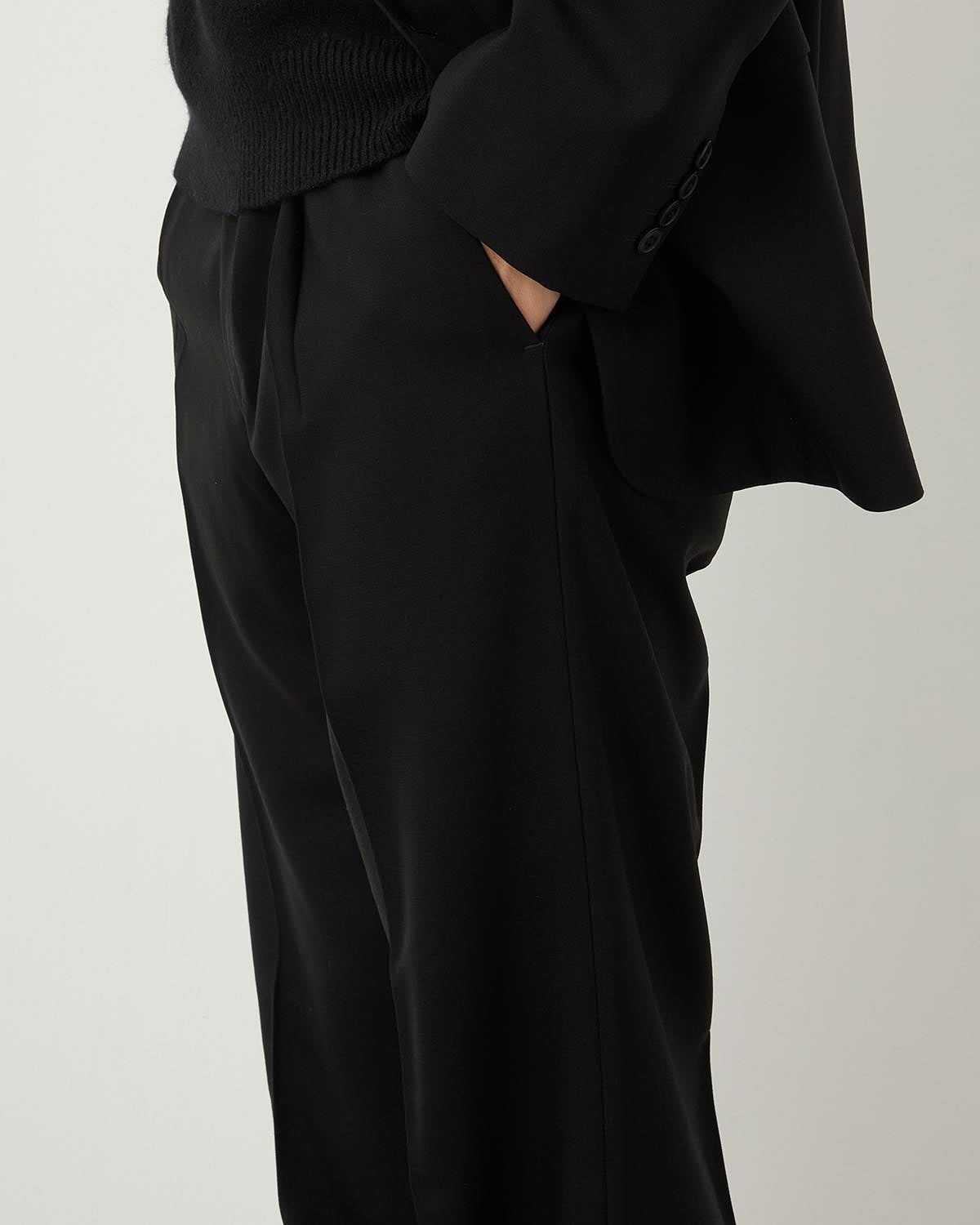 ブラックフォーマルスーツ