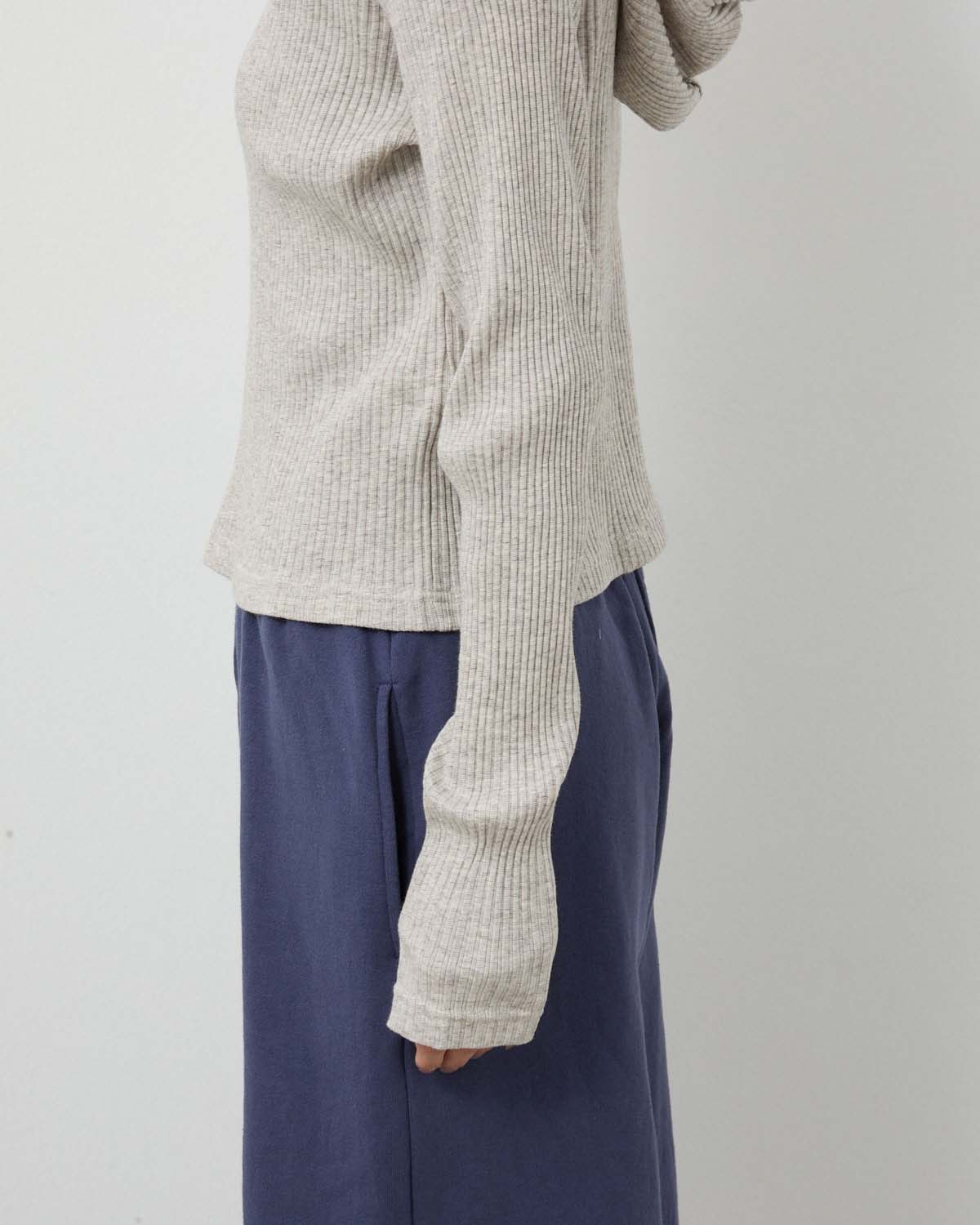 LIGHT KNIT HOODIE