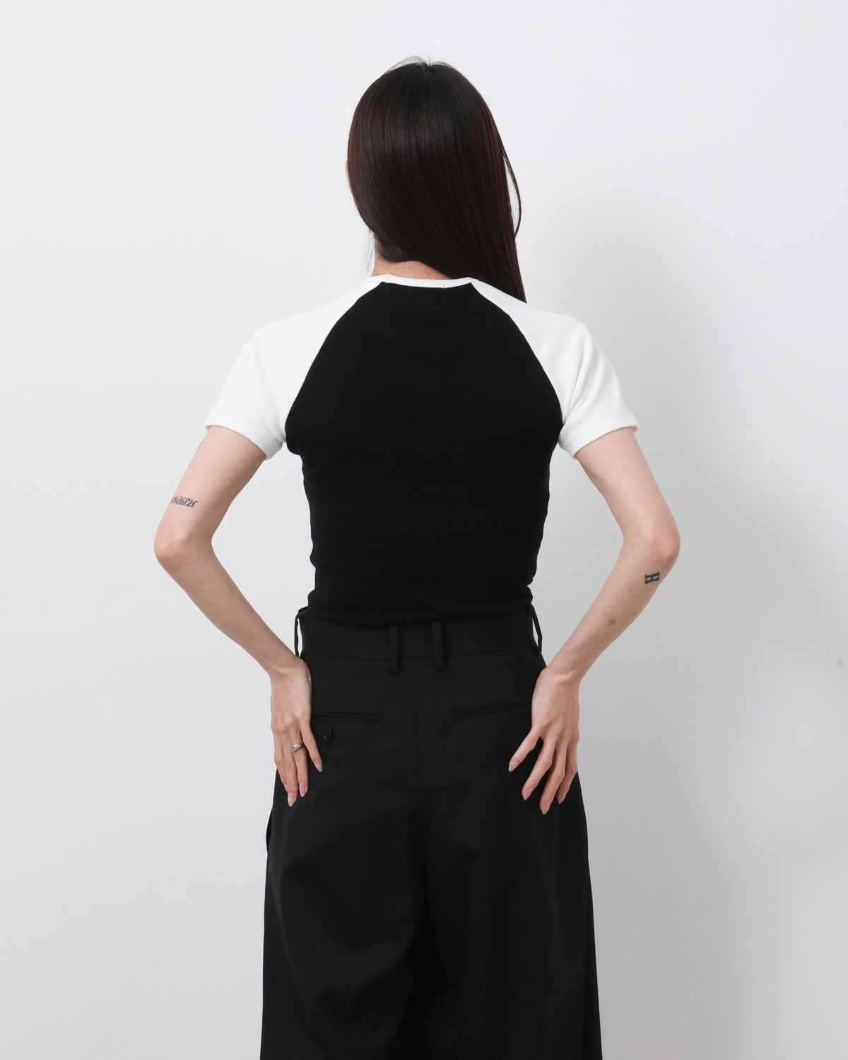 RAGLAN BABY SS TEE