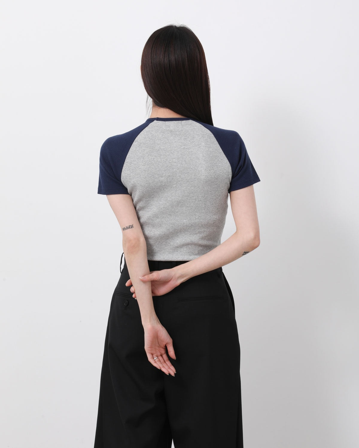 RAGLAN BABY SS TEE