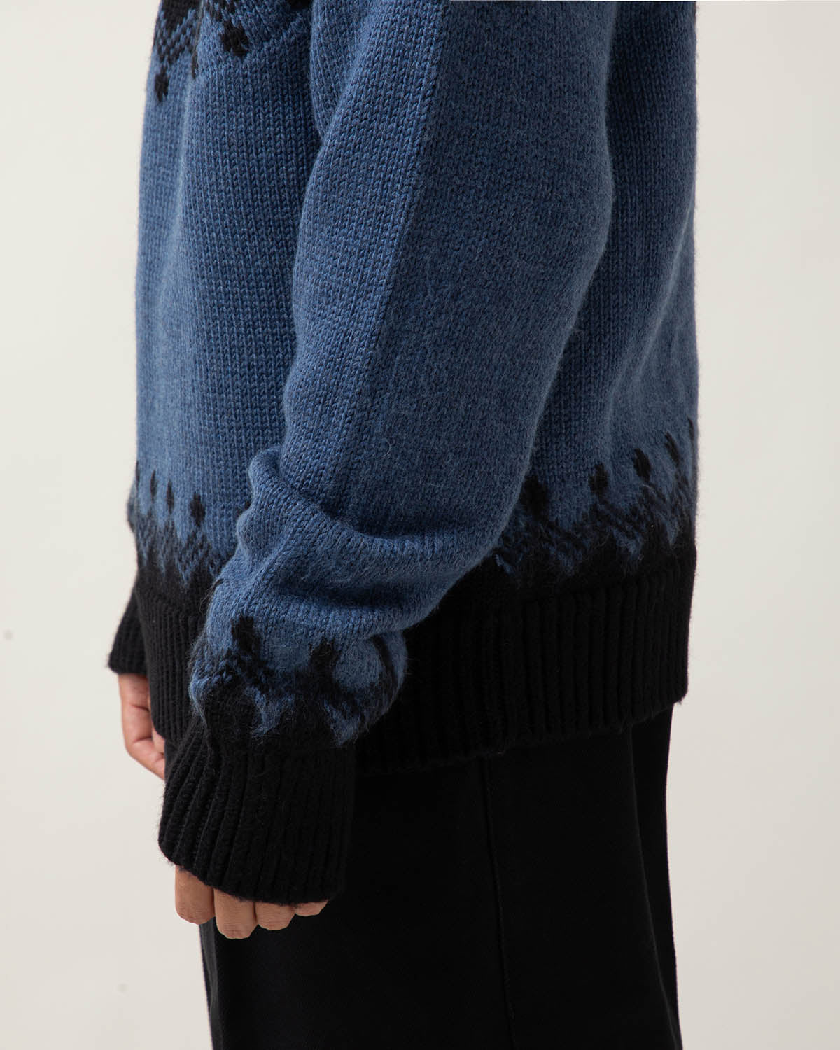 OVERSIZED MOUNTAIN SWEATER