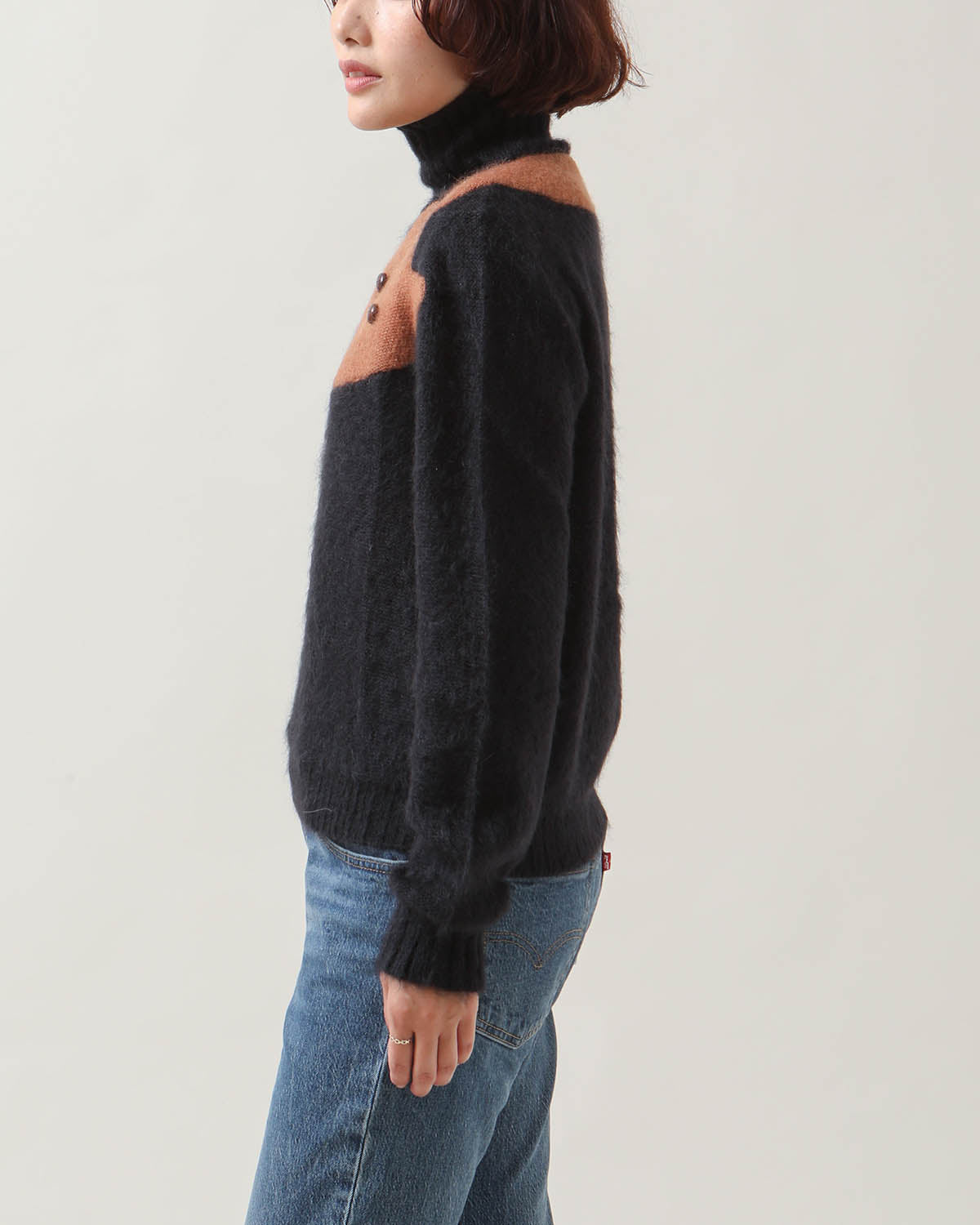 VOLPE TURTLE NECK SWEATER