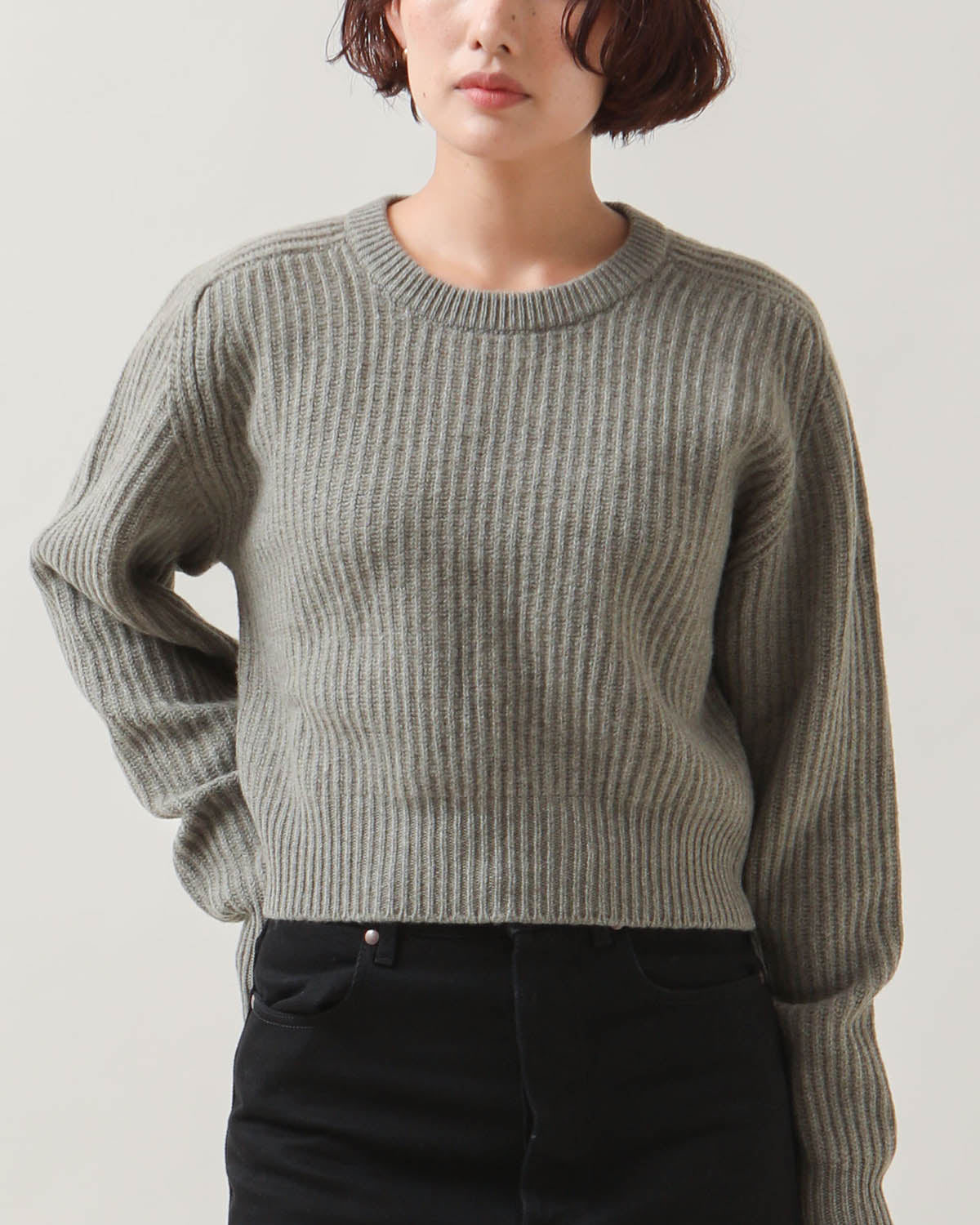 CASHMERE & WOOL MAXI RIBBED CROPPED RAGLAN SWEATER