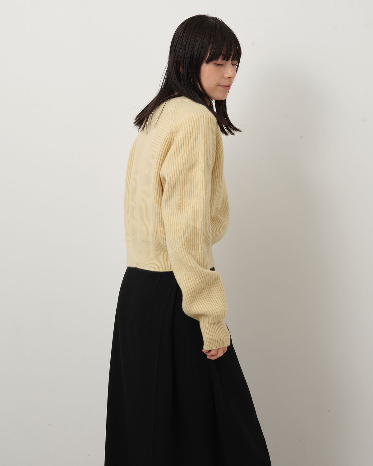 RIBBED CASHMERE CROPPED SWEATER