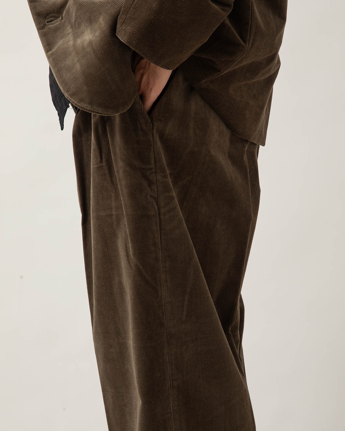 DOUBLE PLEATED CORDUROY PANTS