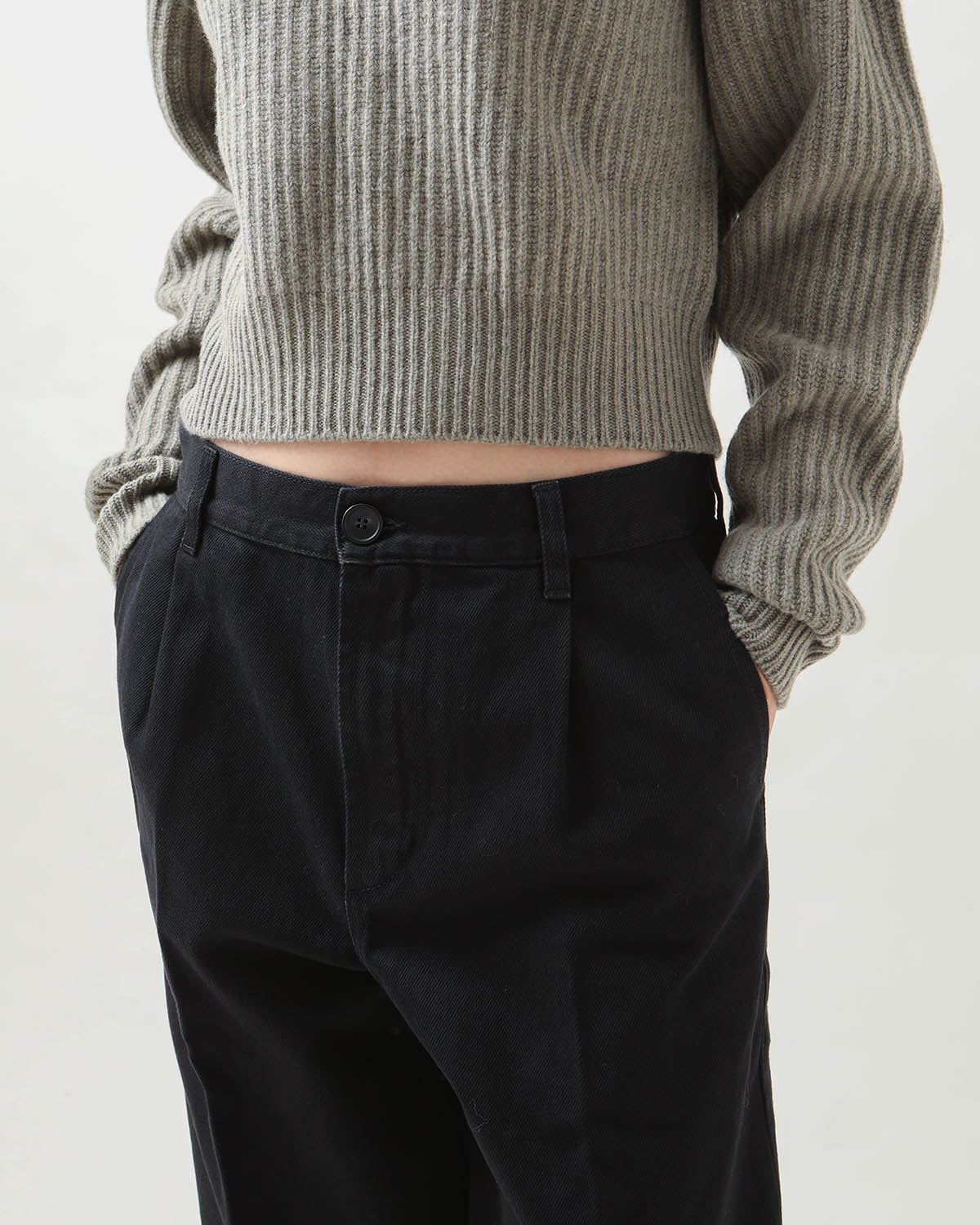 BLACK DENIM PLEATED TROUSERS