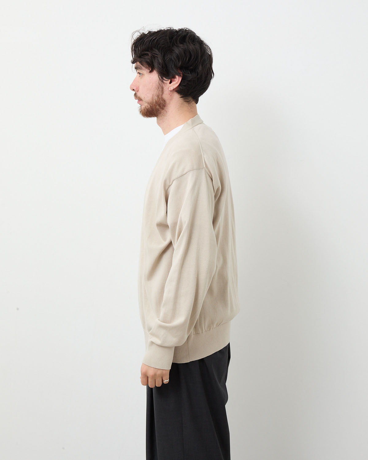 V-NECK KNIT