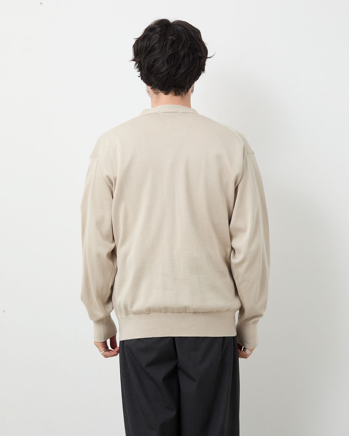 V-NECK KNIT