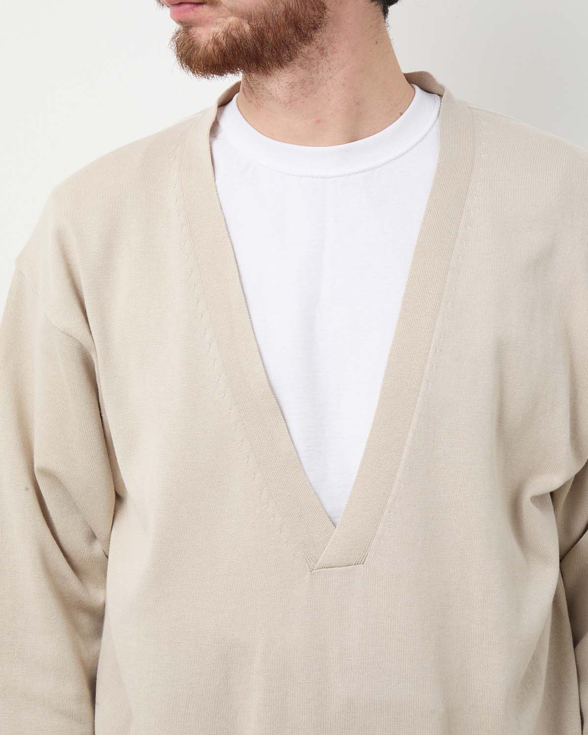 V-NECK KNIT