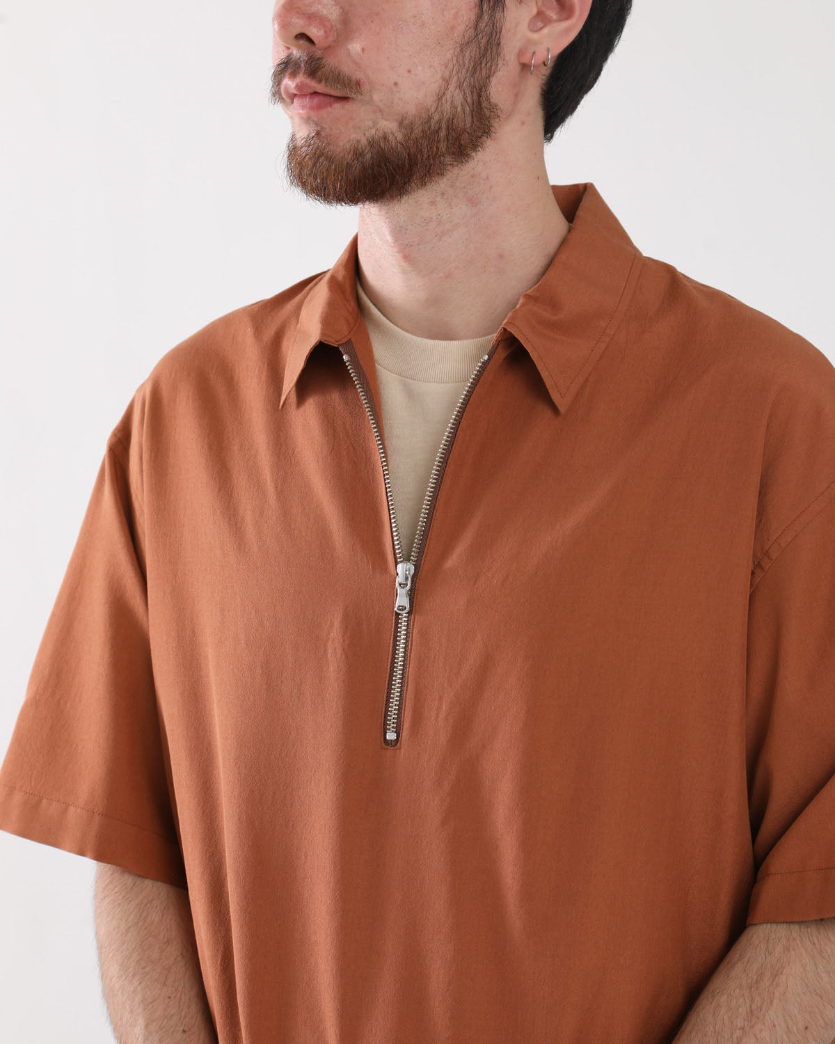 SILK NIDOM HALF ZIP S/S SHIRT