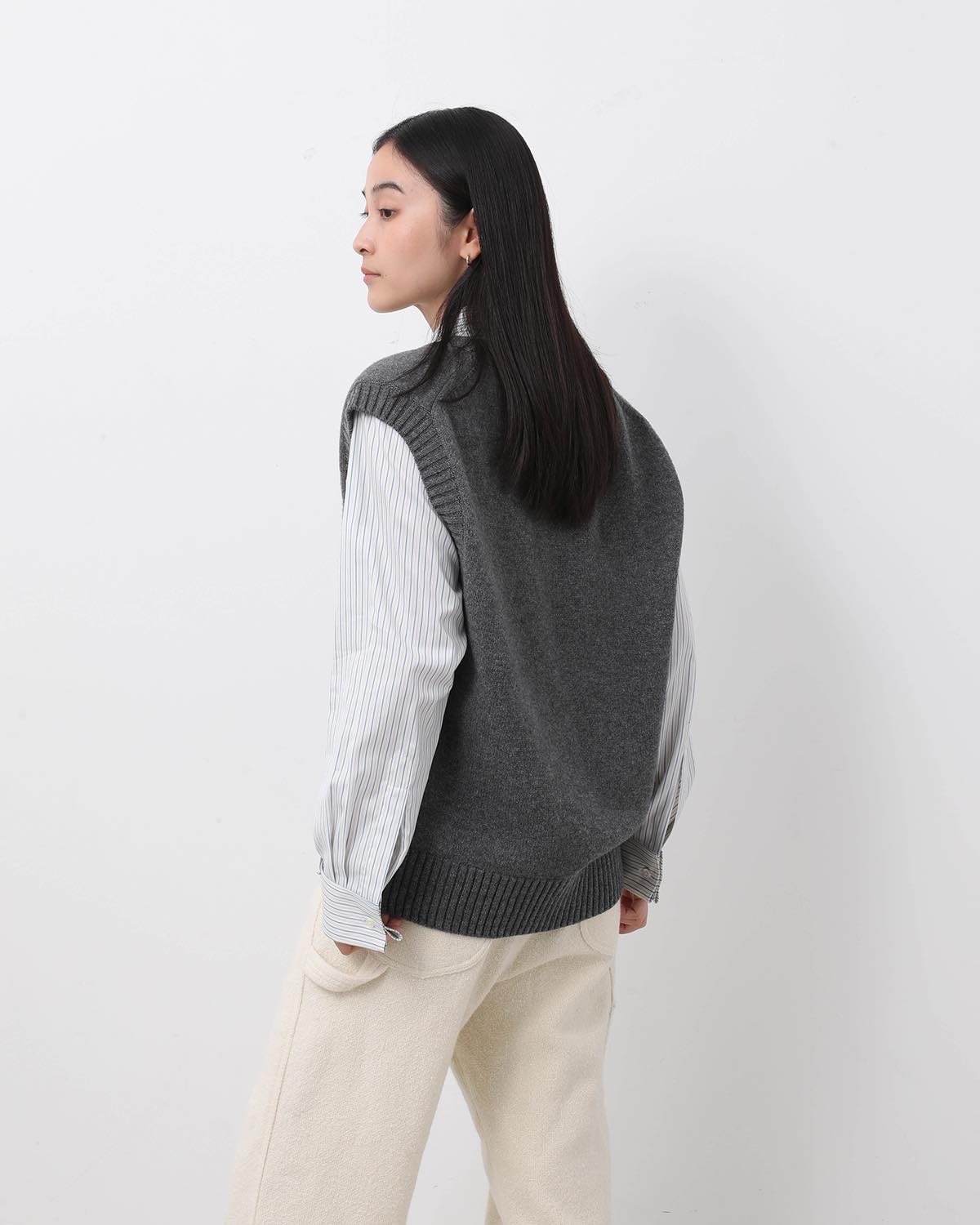 VNECK KNIT VEST