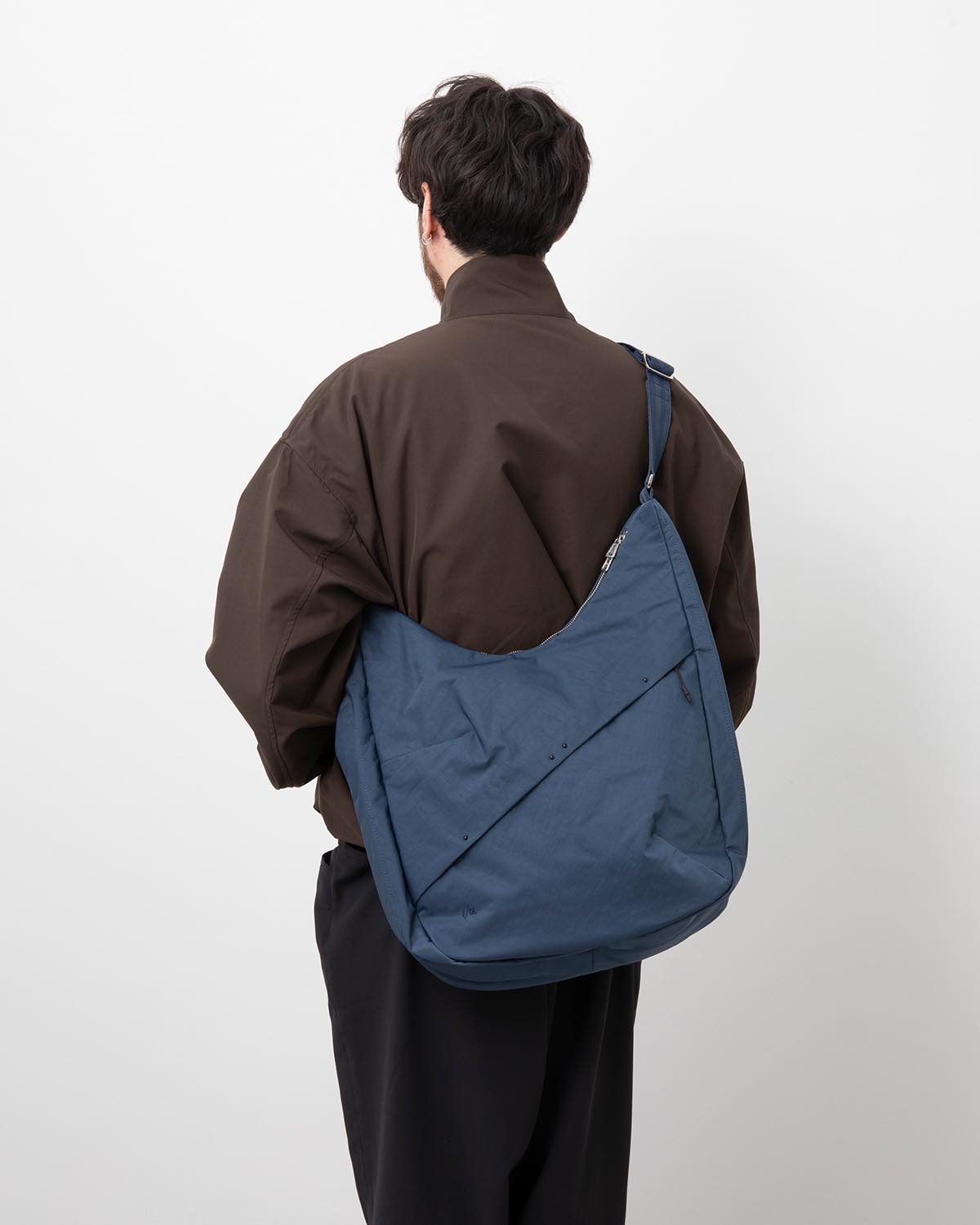 TEXTURED TWILL SHOULDER TOTE