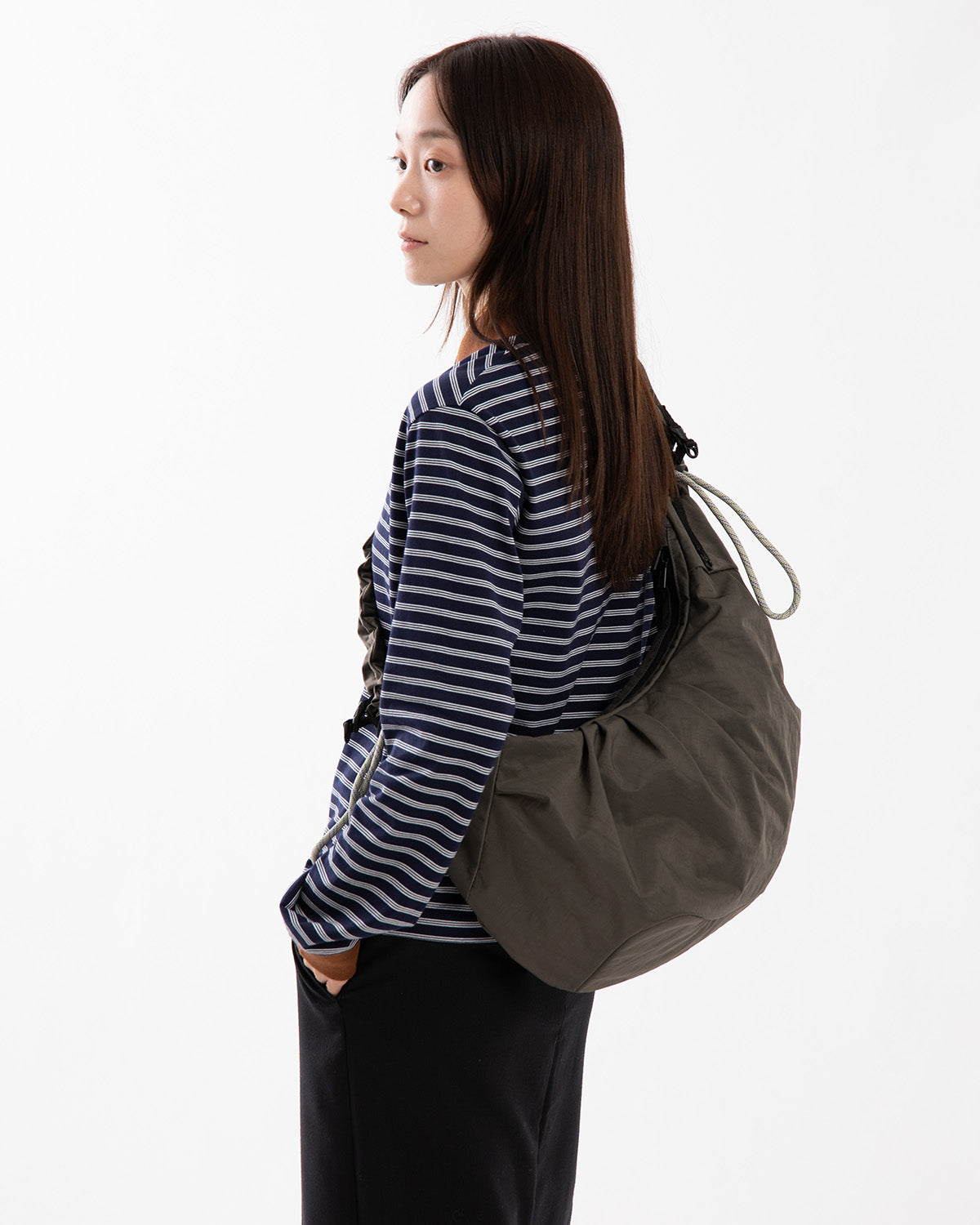 TEXTURED TWILL BODY BAG