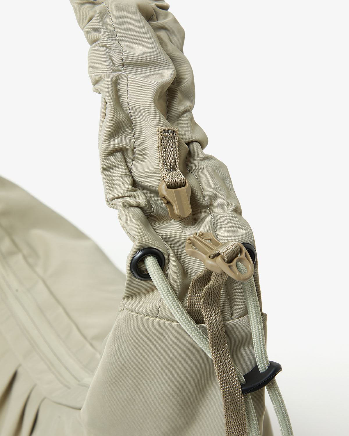 TEXTURED TWILL BODY BAG