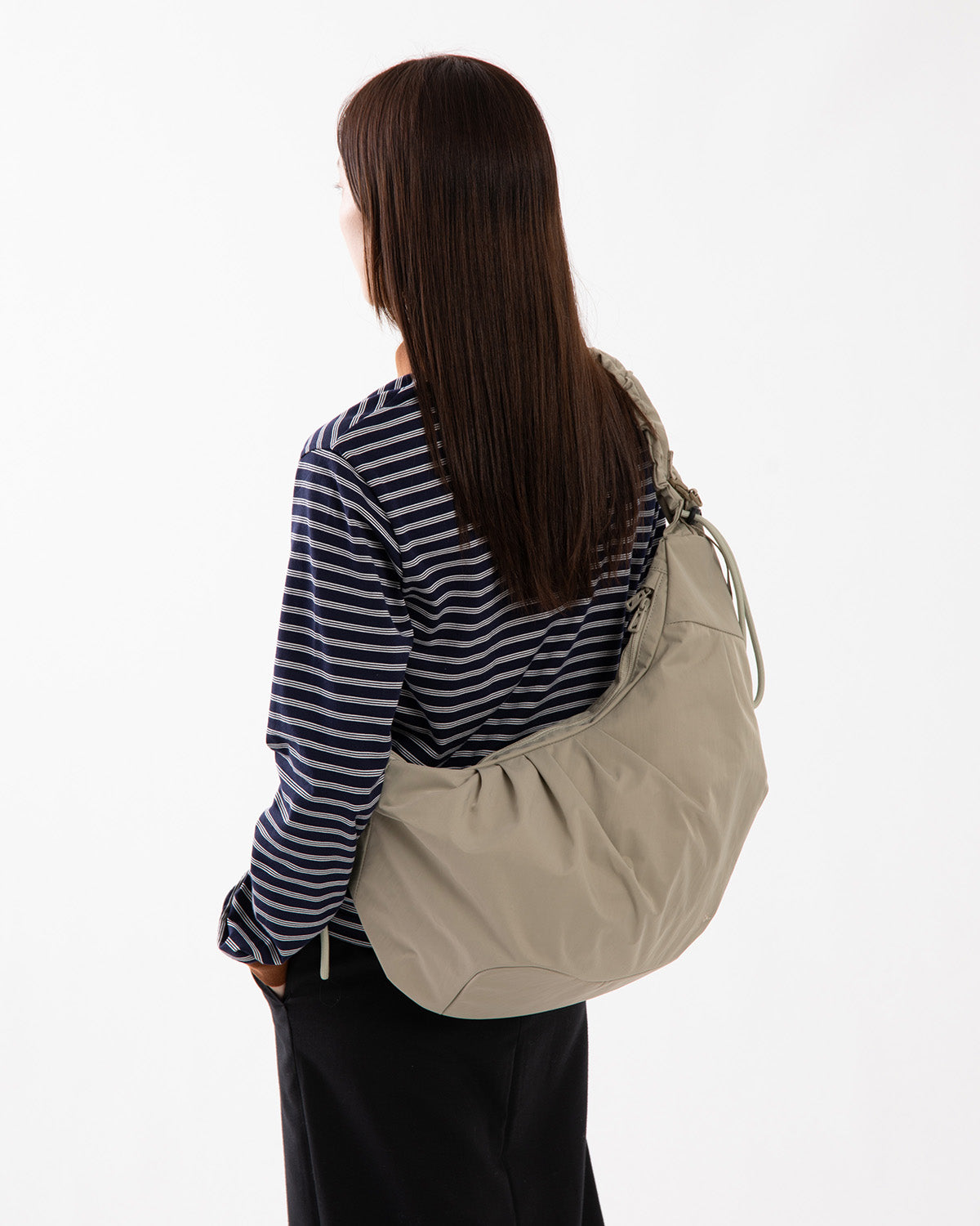 TEXTURED TWILL BODY BAG