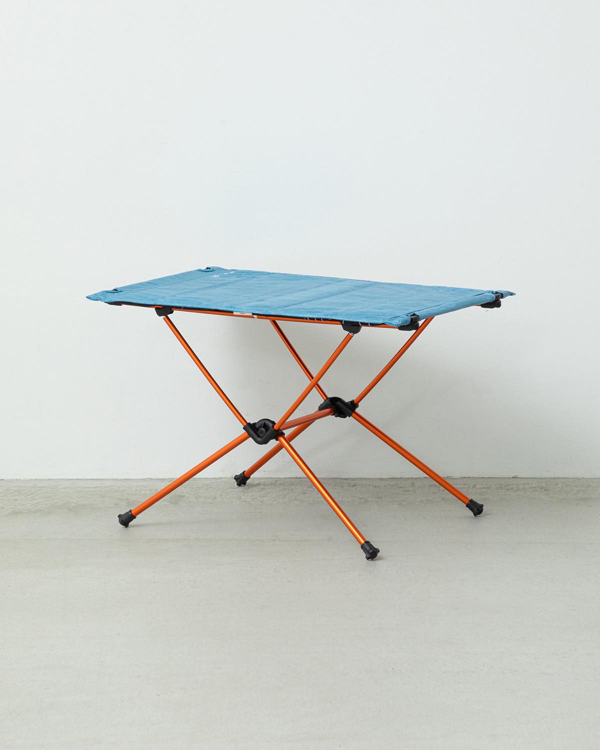 TABLE BY HELINOX WITH DYNEEMA