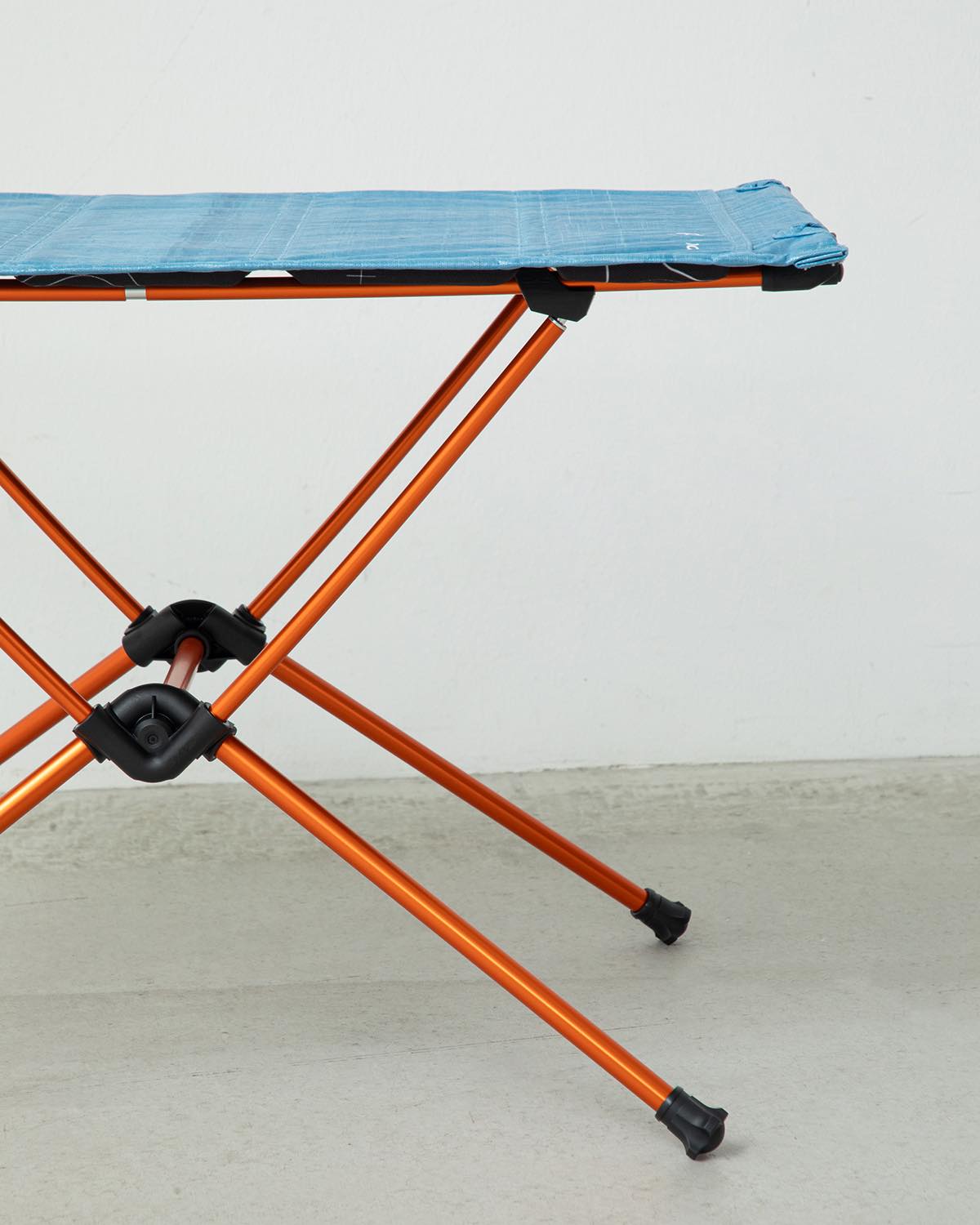 TABLE BY HELINOX WITH DYNEEMA