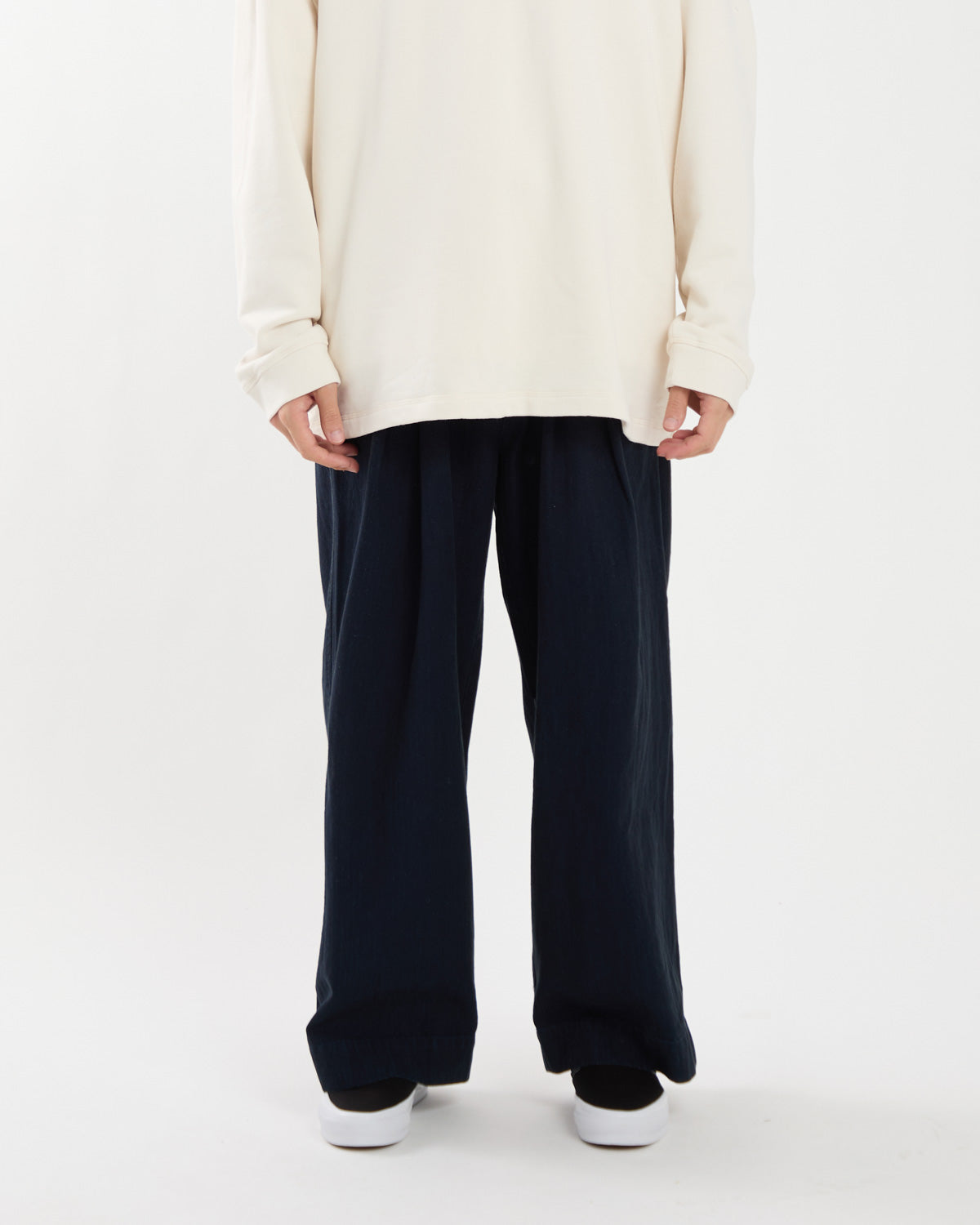 EASY FIT TROUSER