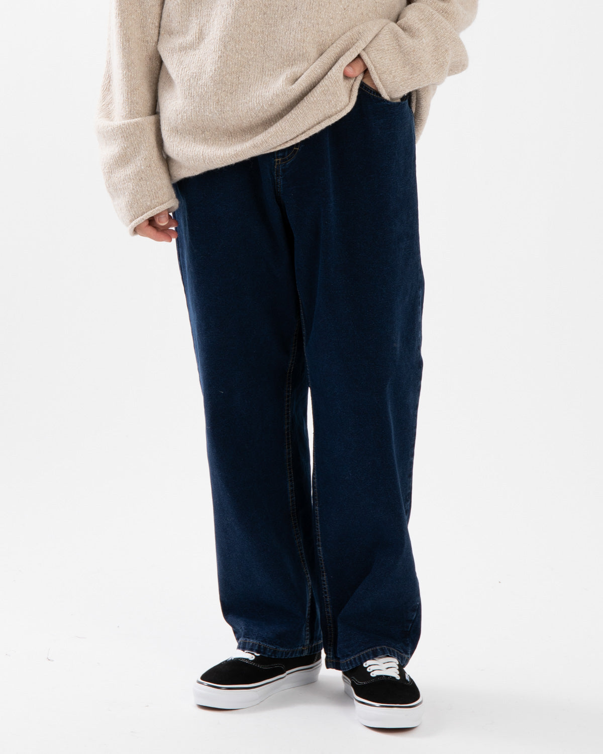 BARREL LEG JEAN
