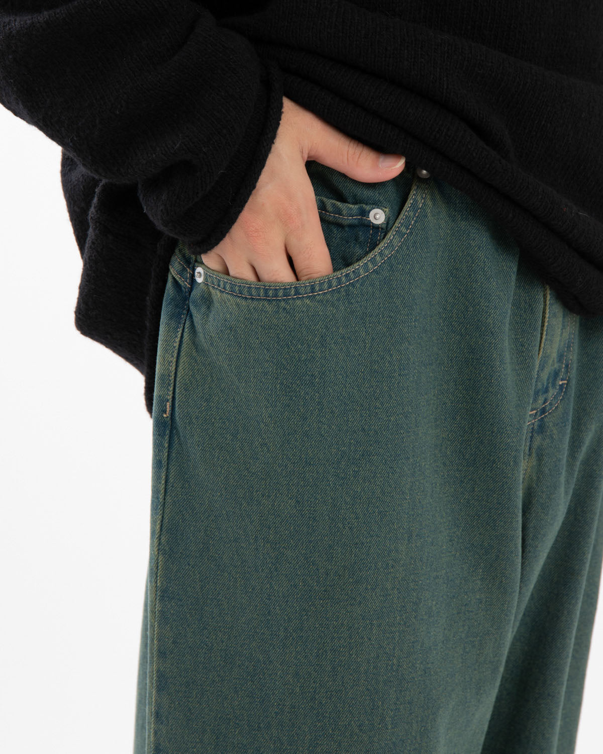 BARREL LEG JEAN