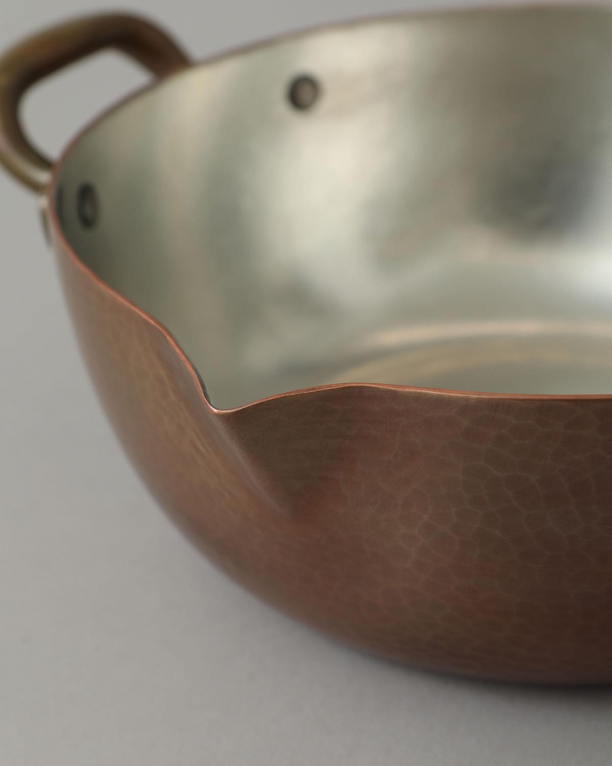 DOUBLE-HANDED COPPER POT 21CM WITH SPOUT GOLD